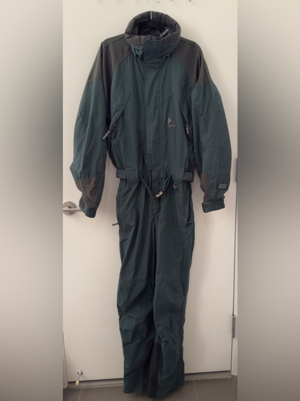 Vintage 1990s CB Sports Assault Fulton II Ski Snow Suit Onesie Size Large Green